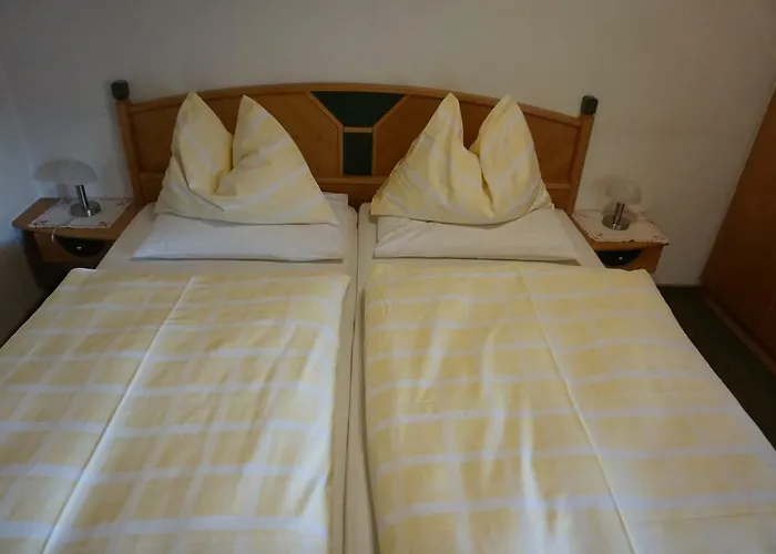 Haus Waldblick 公寓 *